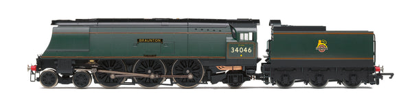 Hornby R30114 BR West Country  Class 4-6-2 'Braunton' No.34046 DCC Ready OO Gauge