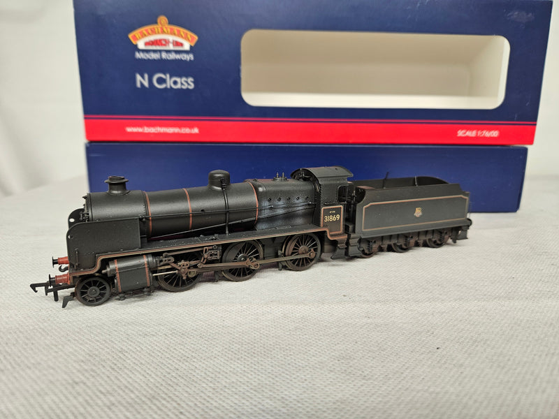 Bachmann 32-165DC N Class 31869 BR Black Early Emblem (Weathered) DCC Fitted OO Gauge *Pre-owned*