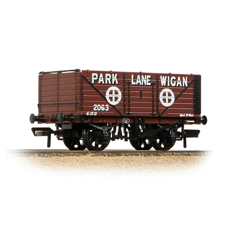 Bachmann 37-082C 7 Plank End Door Wagon 'Park Lane Wigan' Brown OO Gauge