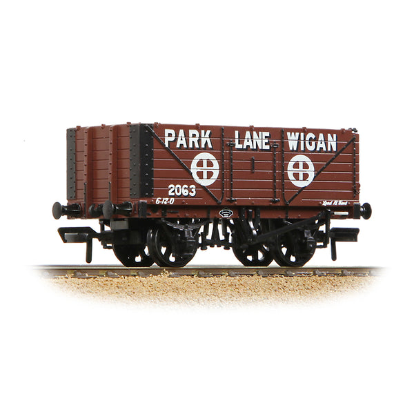 Bachmann 37-082C 7 Plank End Door Wagon 'Park Lane Wigan' Brown OO Gauge