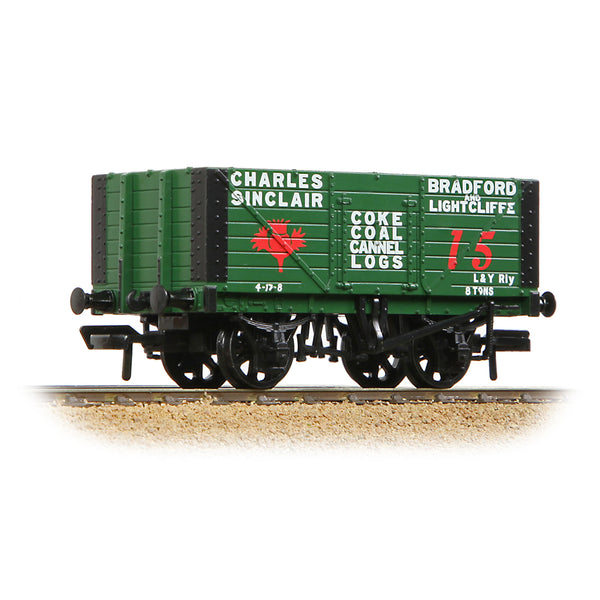 Bachmann 37-101B 7 Plank Fixed End Wagon 'Charles Sinclair' Green OO Gauge