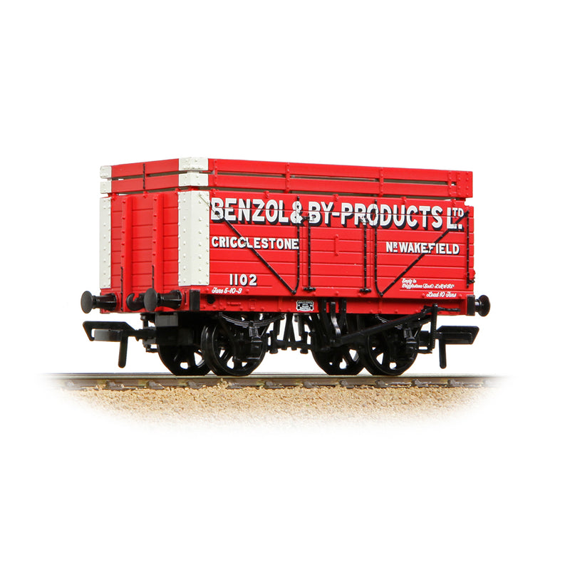 Bachmann 37-177A 7 Plank Wagon with Coke Rails 'Benzol & By-Products LTD' Red OO Gauge