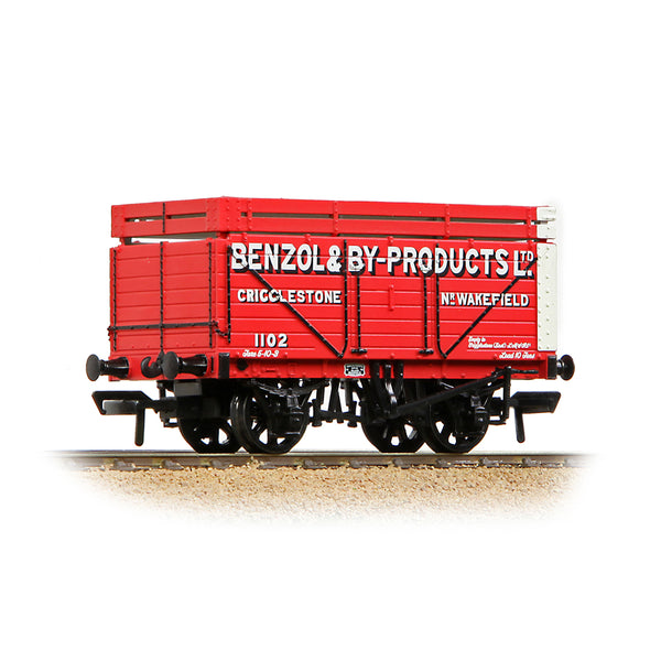 Bachmann 37-177A 7 Plank Wagon with Coke Rails 'Benzol & By-Products LTD' Red OO Gauge