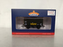 Bachmann 38-174 BR 12T ZRV Plywood Ventilated Van BR Departmental Olive Green with Chevrons OO Gauge
