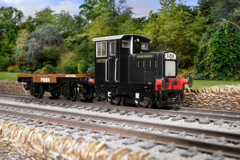 Hornby R30013 Ruston & Hornsby 48DS 0-4-0 & Flatbed Wagon 'Gower Princess' No.200793 DCC Ready OO Gauge