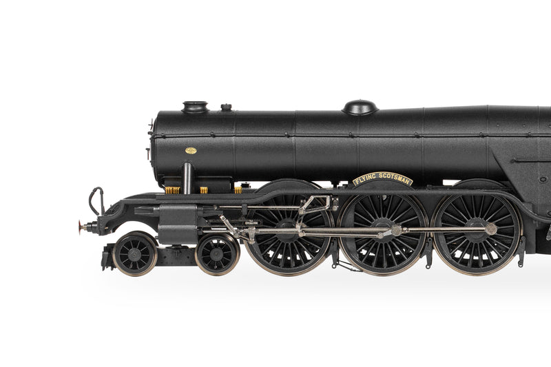 Hornby R30454 LNER Class A3 No.4472 "Flying Scotsman" (VE Day 80th Anniversary) DCC Ready, OO Gauge