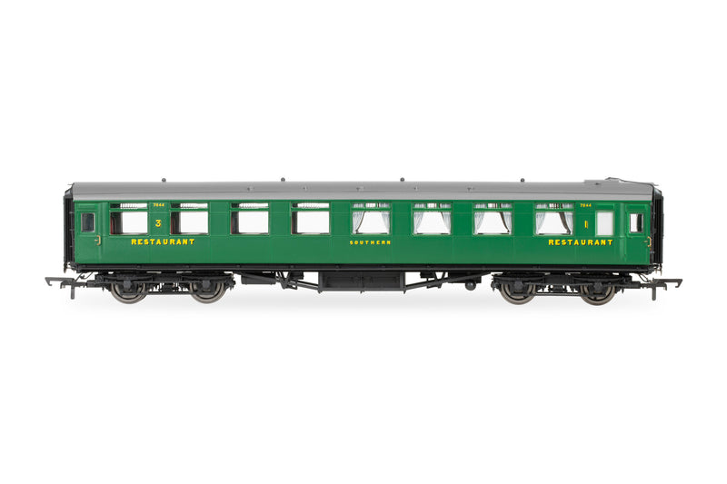 Hornby R40221 SR Maunsell Composite Dining Saloon '7844' OO Gauge