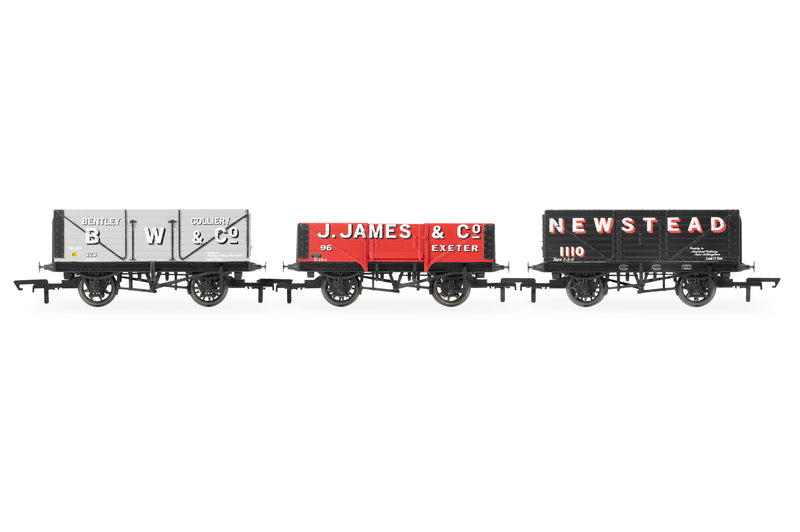 Hornby R60103 (Pack of 3) Plank Wagons 'BW & Co', 'J-James & Co', 'Newstead' OO Gauge