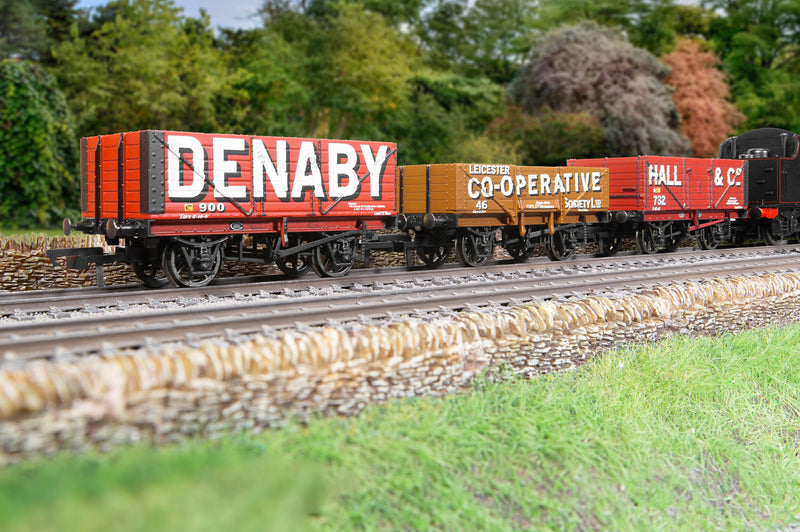 Hornby R60104 (Pack of 3) Plank Wagons 'Denaby' OO Gauge