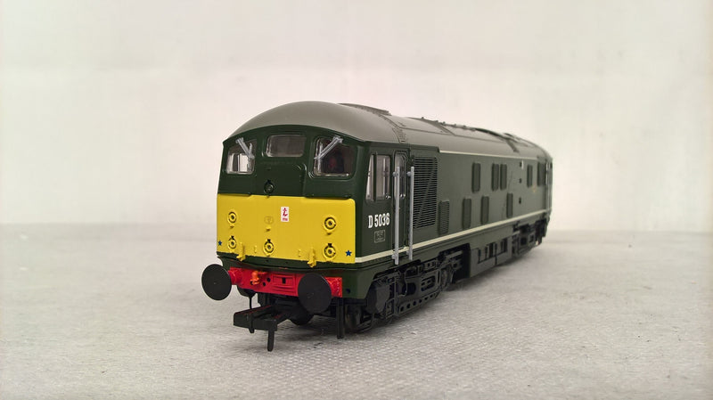Bachmann Scenecraft 32-415 Class 24/0 D5036 BR Green Small Yellow Panel DCC Ready Pre-Owned
