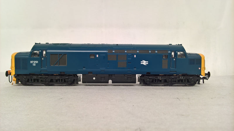 Bachmann 32-781 Class 37/0 Diesel 37251 BR Blue DCC Ready OO Gauge Pre-Owned