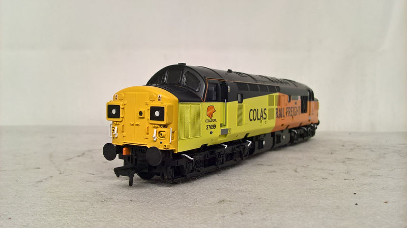 Bachmann 32-789 Class 37/0 37099 "Meal Evans" Colas DCC Ready OO Gauge (Pre-owned)