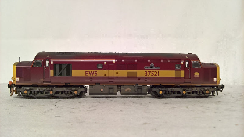 Bachmann 32-381R Class 37/5 Diesel EWS 'English China Clays' Weathered Produced Exclusively For Kernow MRC DCC Ready OO Gauge (Pre-owned)