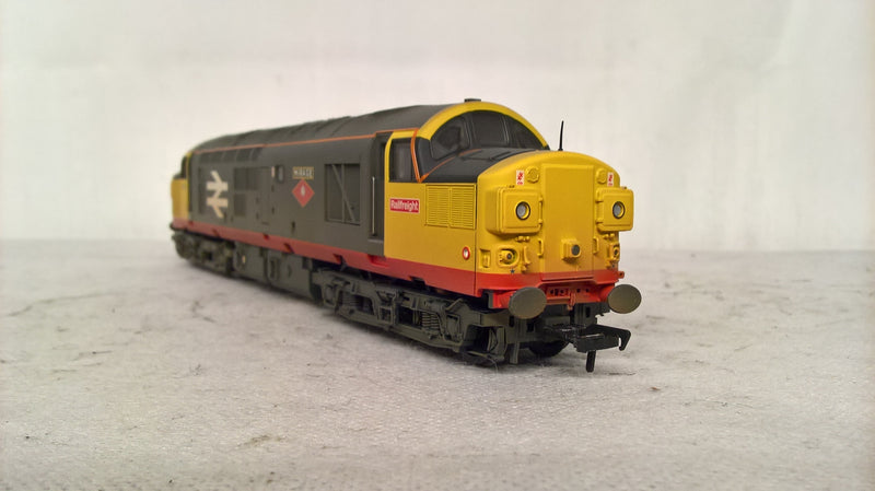 Bachmann 32-775SD Class 37-0 37032 "Mirage" BR Railfrieght Red Stripe Weathered Regional Exclusive Model DCC Ready OO Gauge (Pre-owned)