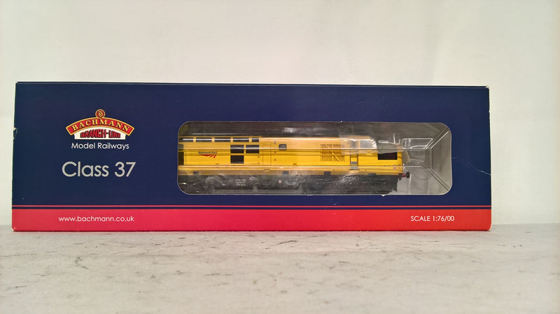 Bachmann 32-777Y Class 37/0 Network Rail Yellow '97303' Produced Exclusively For Model Rail DCC Ready OO Gauge (Pre-owned)