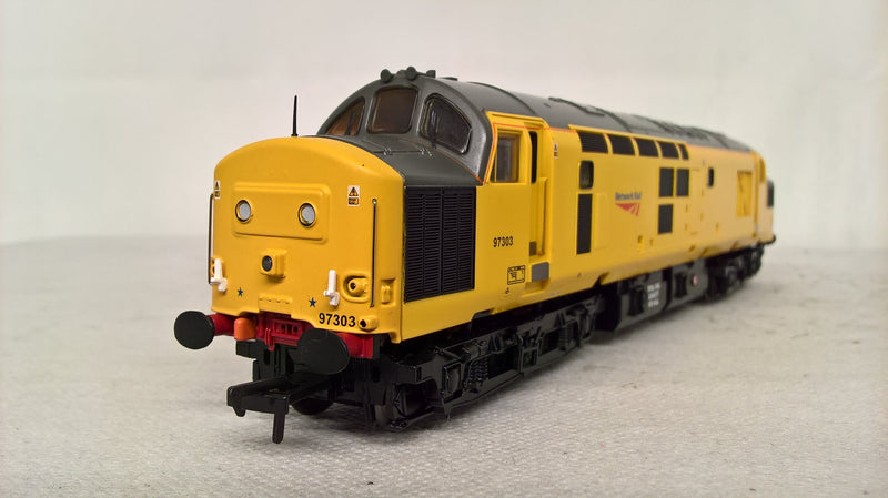 Bachmann 32-777Y Class 37/0 Network Rail Yellow '97303' Produced Exclusively For Model Rail DCC Ready OO Gauge (Pre-owned)