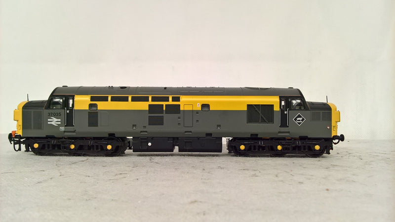 Bachmann 32-779 Class 37 37035 Civil Engineers (Dutch) Grey/Yellow With Corner Indicator Boxes DCC Ready OO Gauge (Pre-owned)