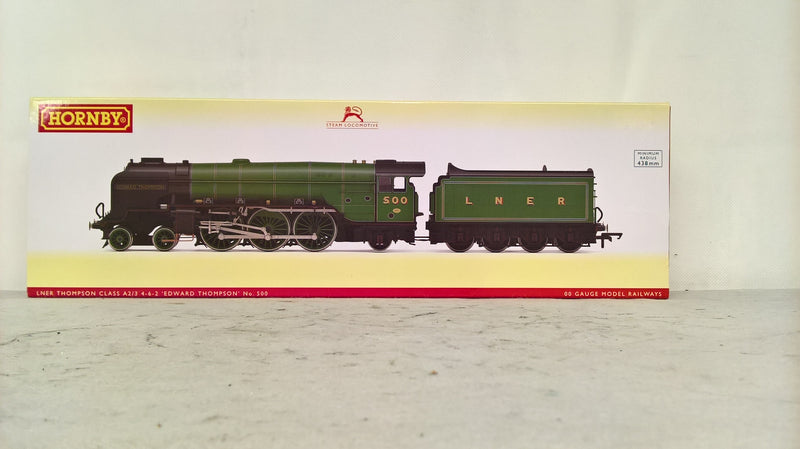 Hornby R3832 Thompson Class A2/3 4-6-2 "Edward Thompson" No.500 DCC Ready OO Gauge