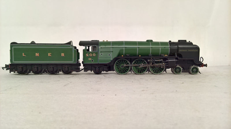 Hornby R3832 Thompson Class A2/3 4-6-2 "Edward Thompson" No.500 DCC Ready OO Gauge