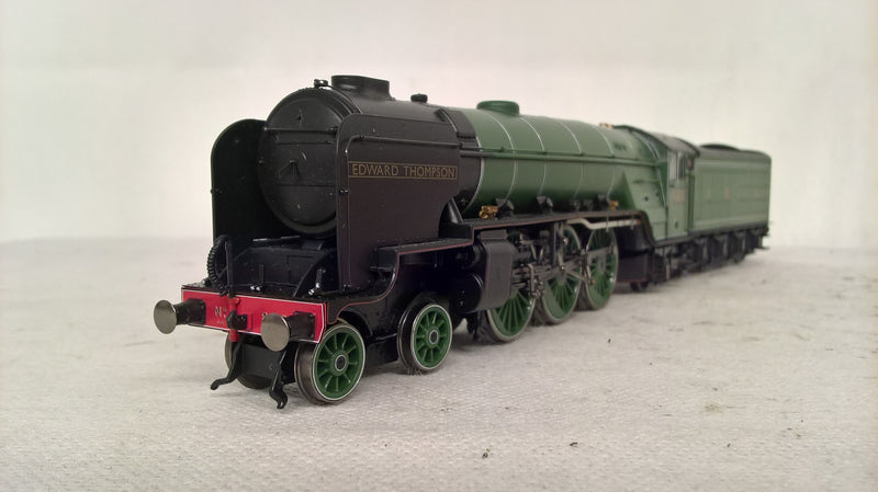 Hornby R3832 Thompson Class A2/3 4-6-2 "Edward Thompson" No.500 DCC Ready OO Gauge