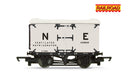 Hornby Railroad R60350 Refrigerated Van, OO gauge