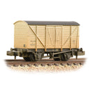 Graham Farish 373-725D BR 10 Ton Insulated Van BR White (Weathered) N Gauge